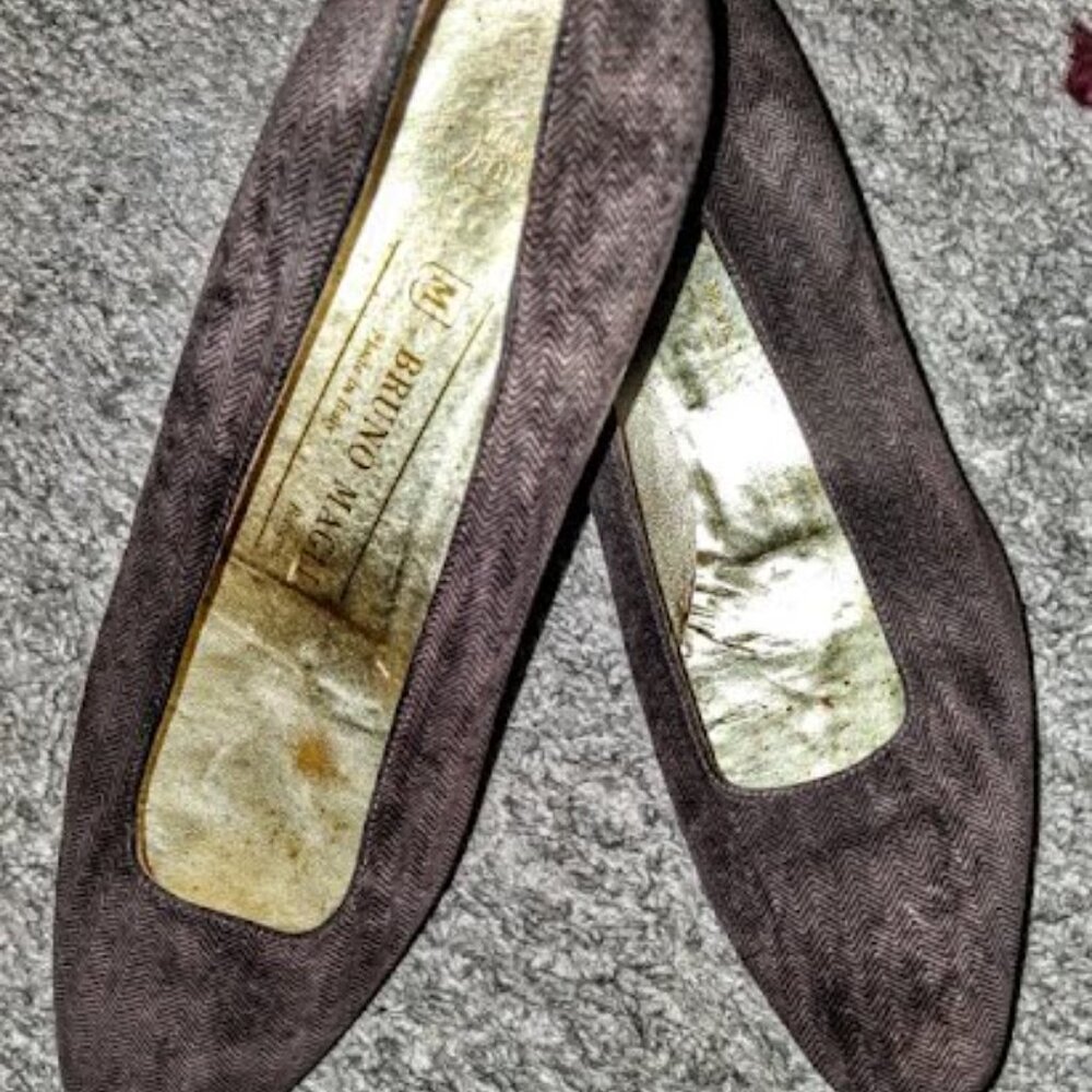 *Available To Pick Up Too, Bruno Magli, Size 6 1/2 M Flat Suede Brown Shoes